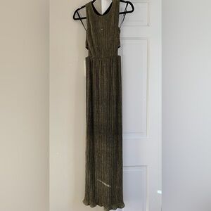 NWT BCBGMAXAZRIA PLEATED METALLIC EVENING GOWN